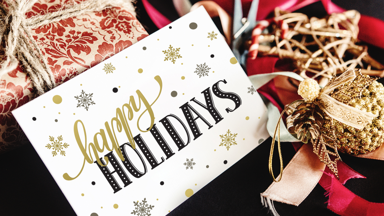 5 Essential Tips for Effective Holiday Card Marketing